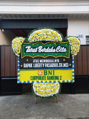 Papan Bunga Duka di Wera