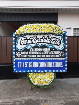Papan Bunga Duka di Wera